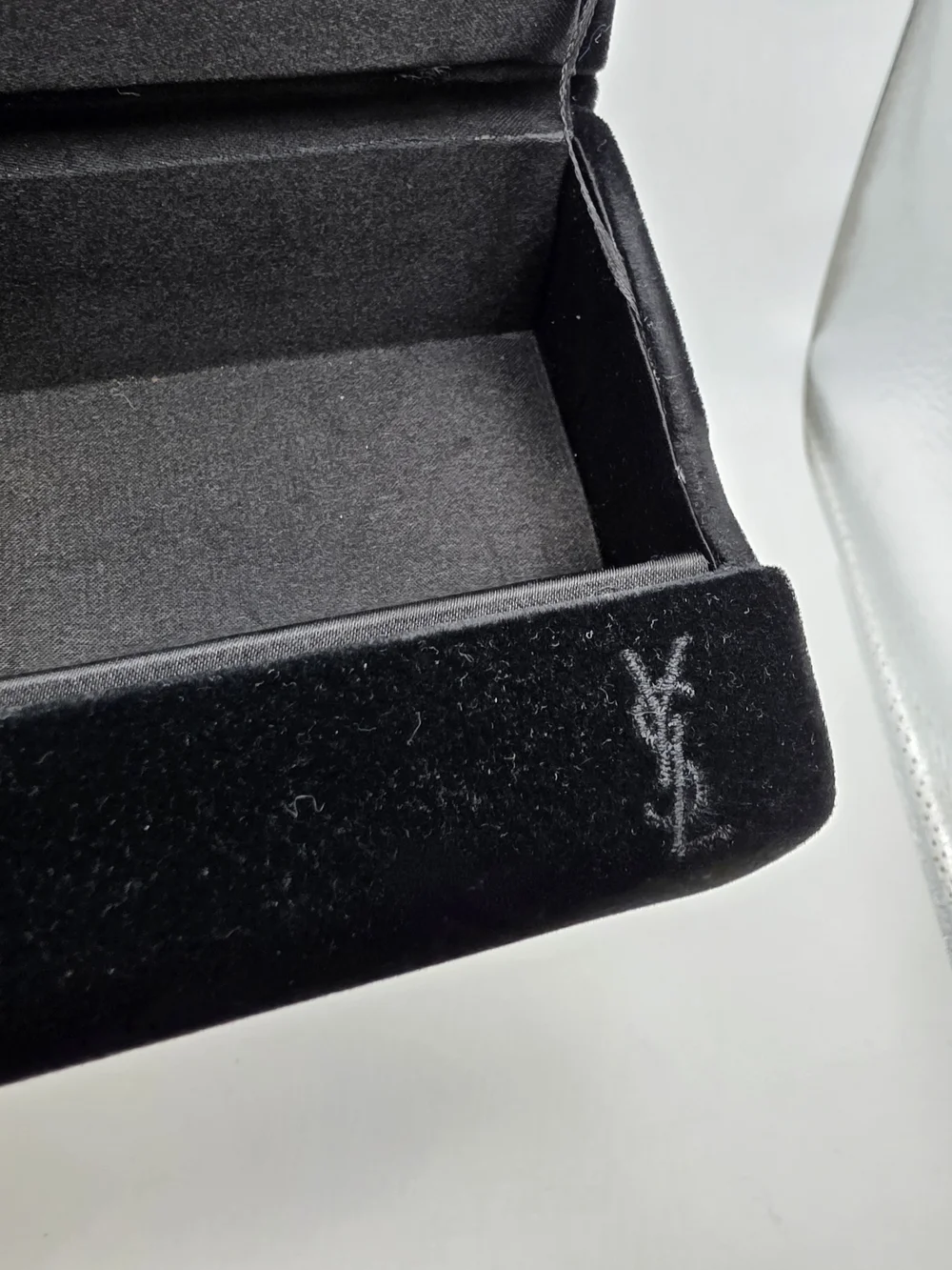Yves Saint Laurent Black Velvet Bow Clutch Bag - Picture 2 of 6